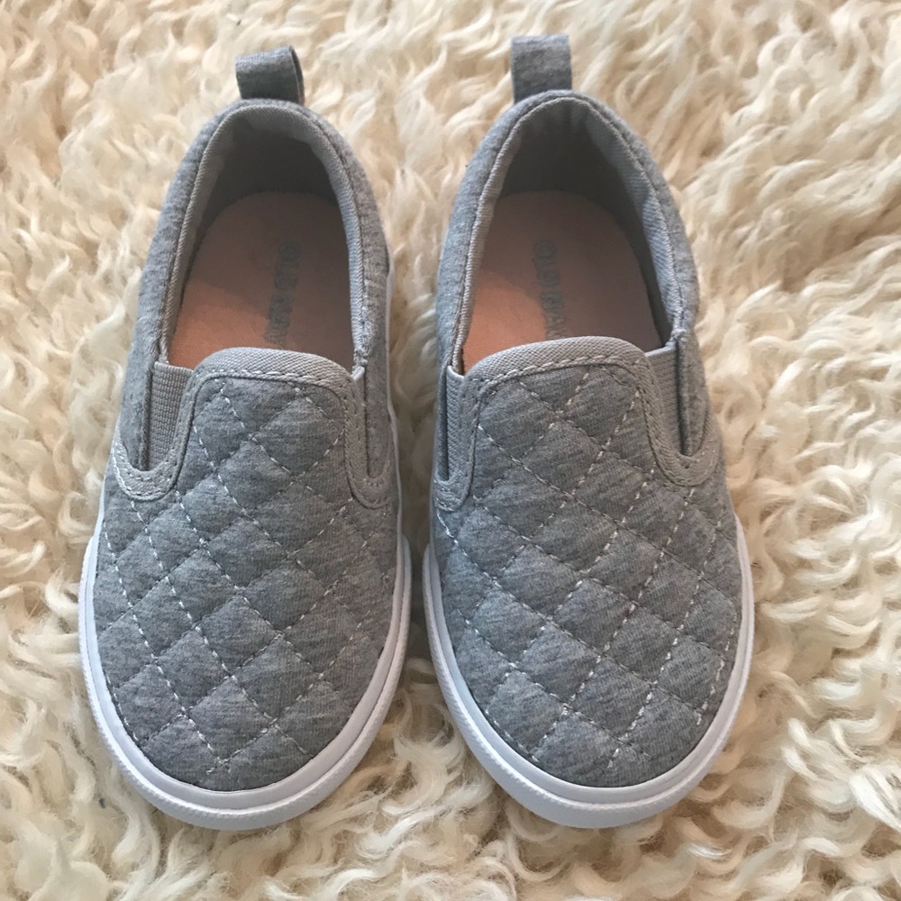 SOLD - NWOT Old Navy quilted slip-ons - Picture 2 of 8